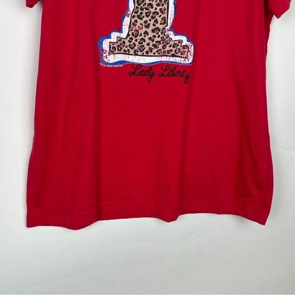 Texas True Threads Size XL Leopard Lady of Liberty Red V-neck T-shirt - Picture 8 of 8